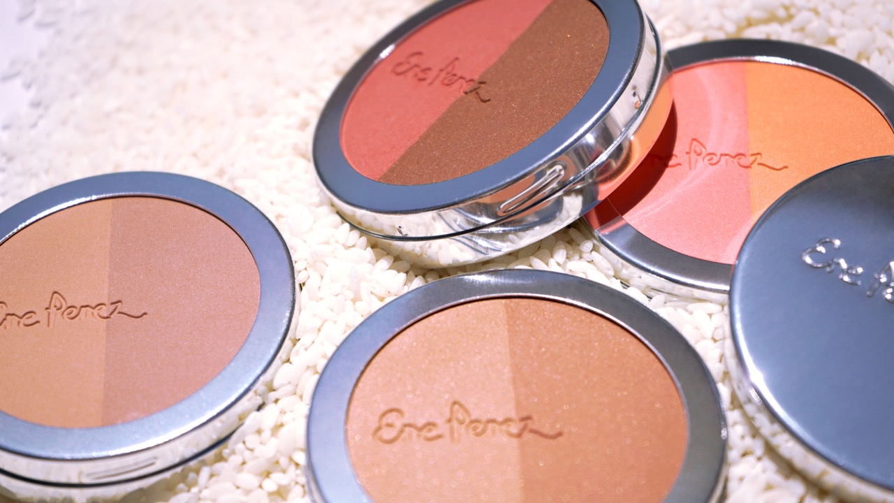 Ere-Perez-prirodni-clean-beauty-ryzovy-bronzer-liceni-makeup