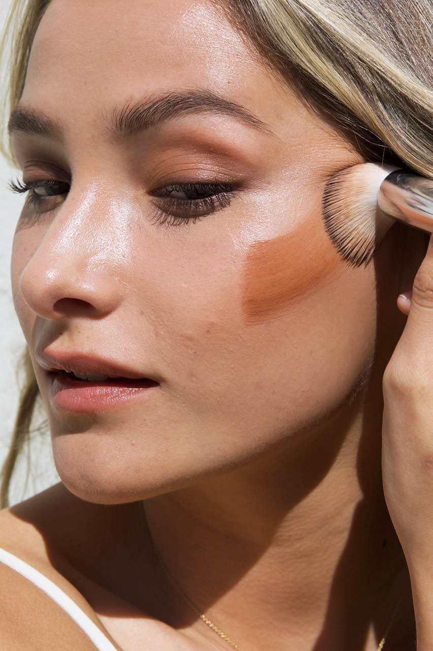 organicky_makeup_bronzer_ere_perez