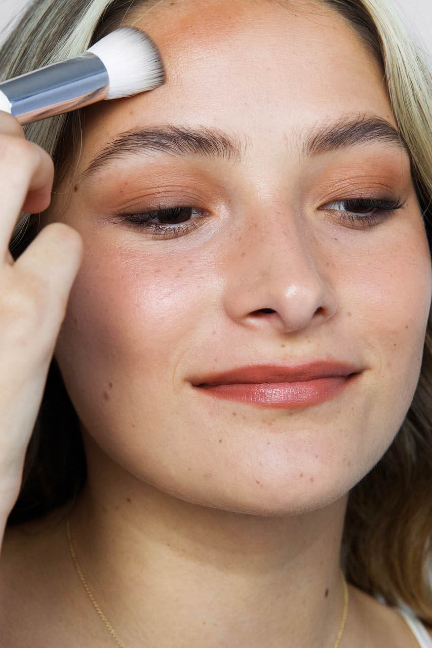 prirodni_makeup_bronzer_ere_perez